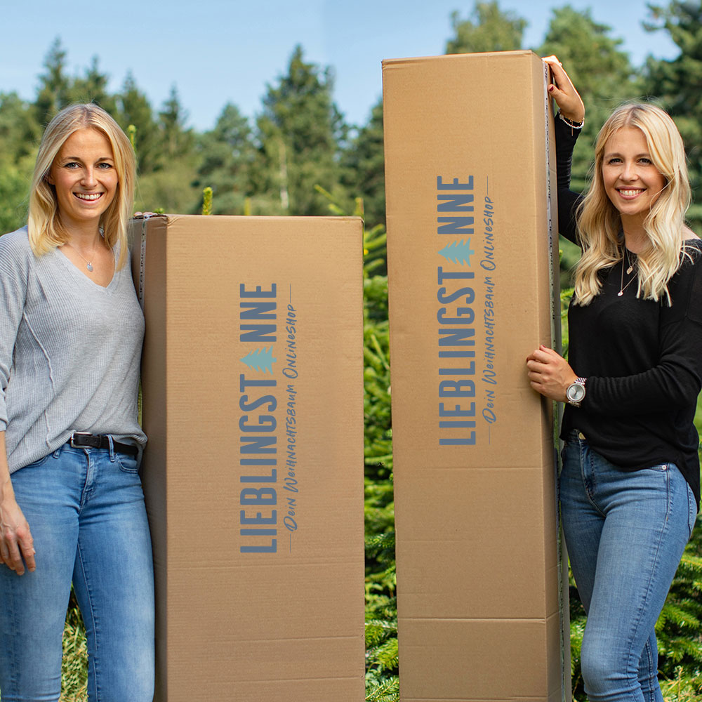 Portrait of the sisters Saskia and Svea Blümel from Lieblingstanne