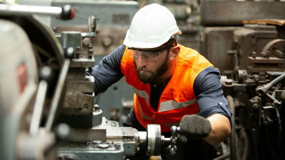 Machine downtime and supply bottlenecks for machines and machine spare parts – what to do?