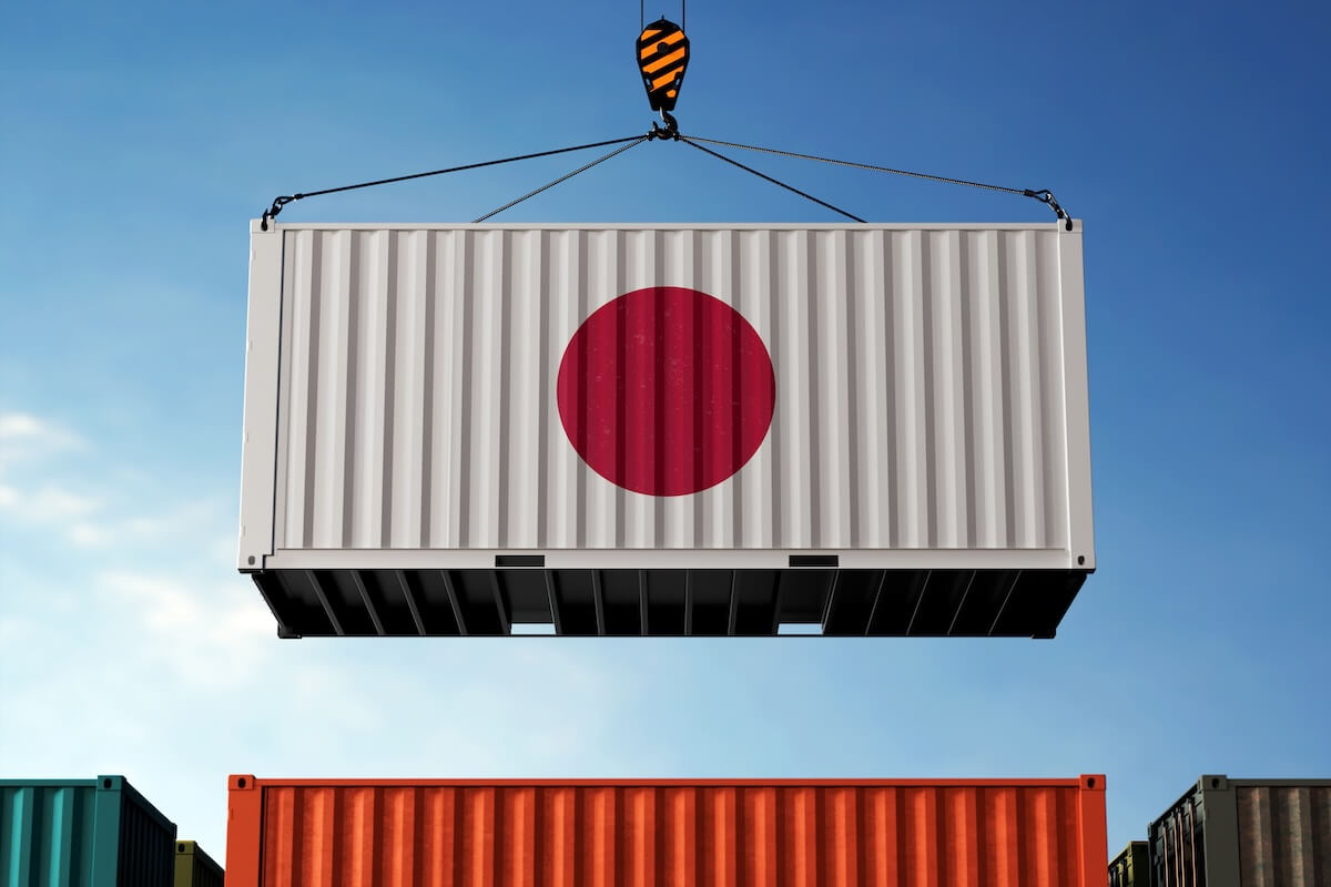 Un conteneur battant pavillon japonais.